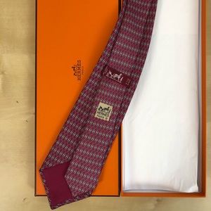 Hermes Tie in Burgundy print with box - 7199 UA